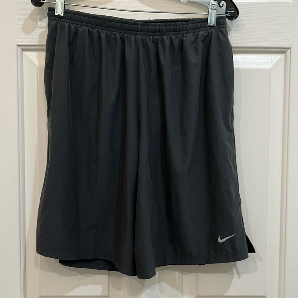 Men’s Nike Dri-Fit Running Shorts with Liner Dark Gray Size L